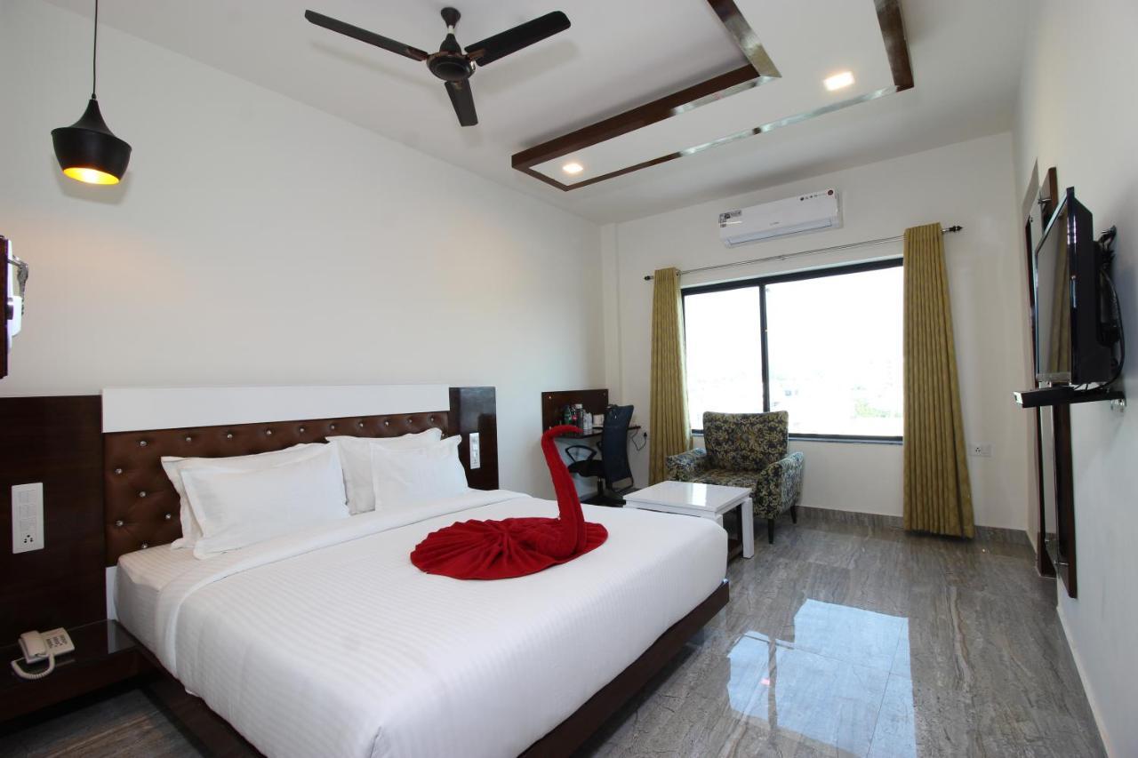 Hotel K11 Haldwani Exterior photo